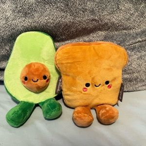Magnetic plush